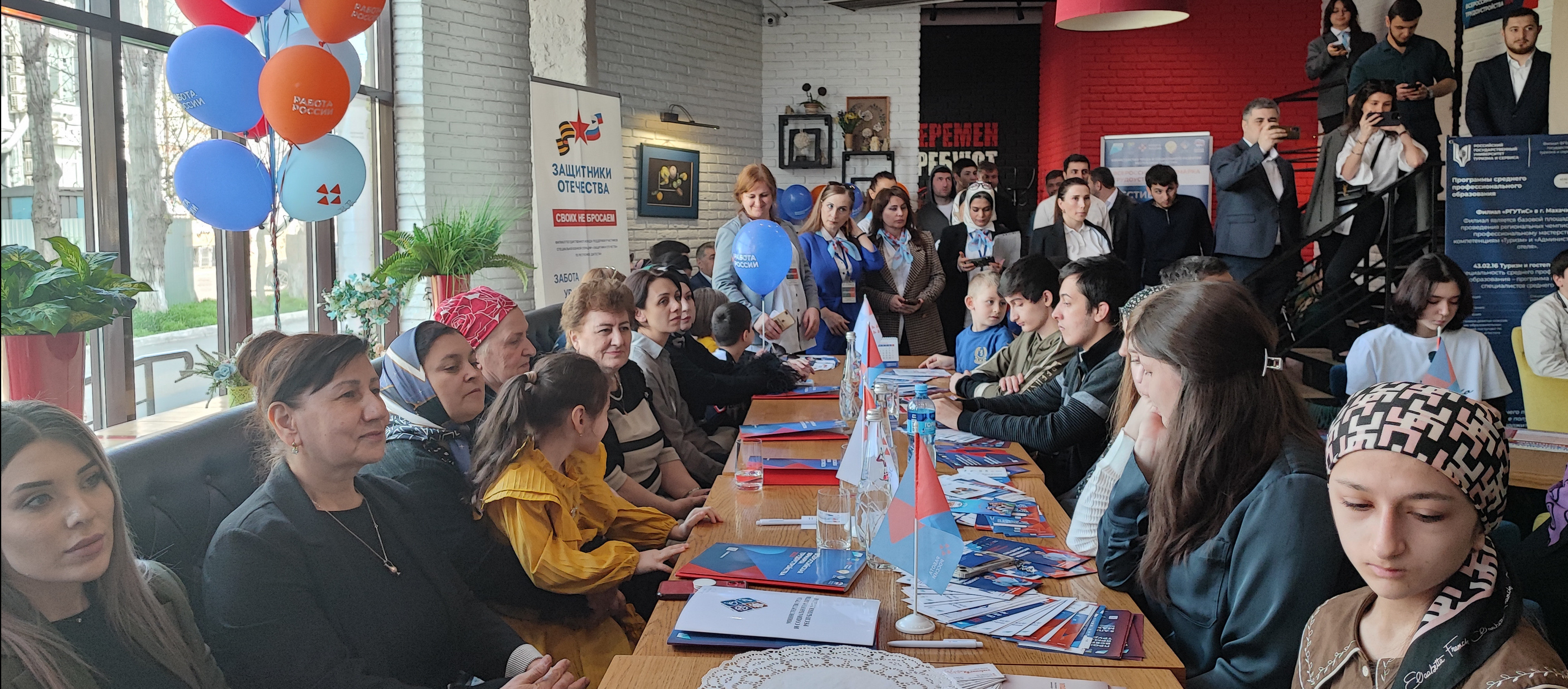 В ходе проведенного Минтрудом РД Регионального этапа Всероссийской ярмарки трудоустройства «Работа России. Время возможностей» предложения по трудоустройству получили 920 соискателей